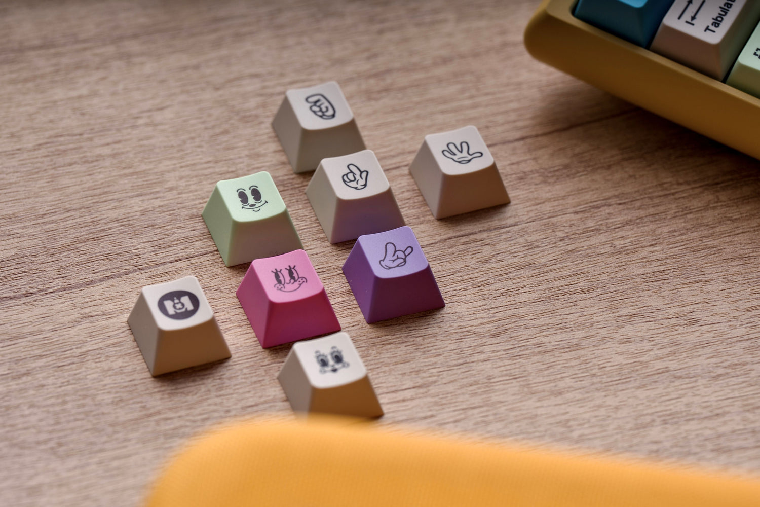 ABS vs PBT Keycaps – Which Keycap Material Is Better for Mechanical Keyboards?