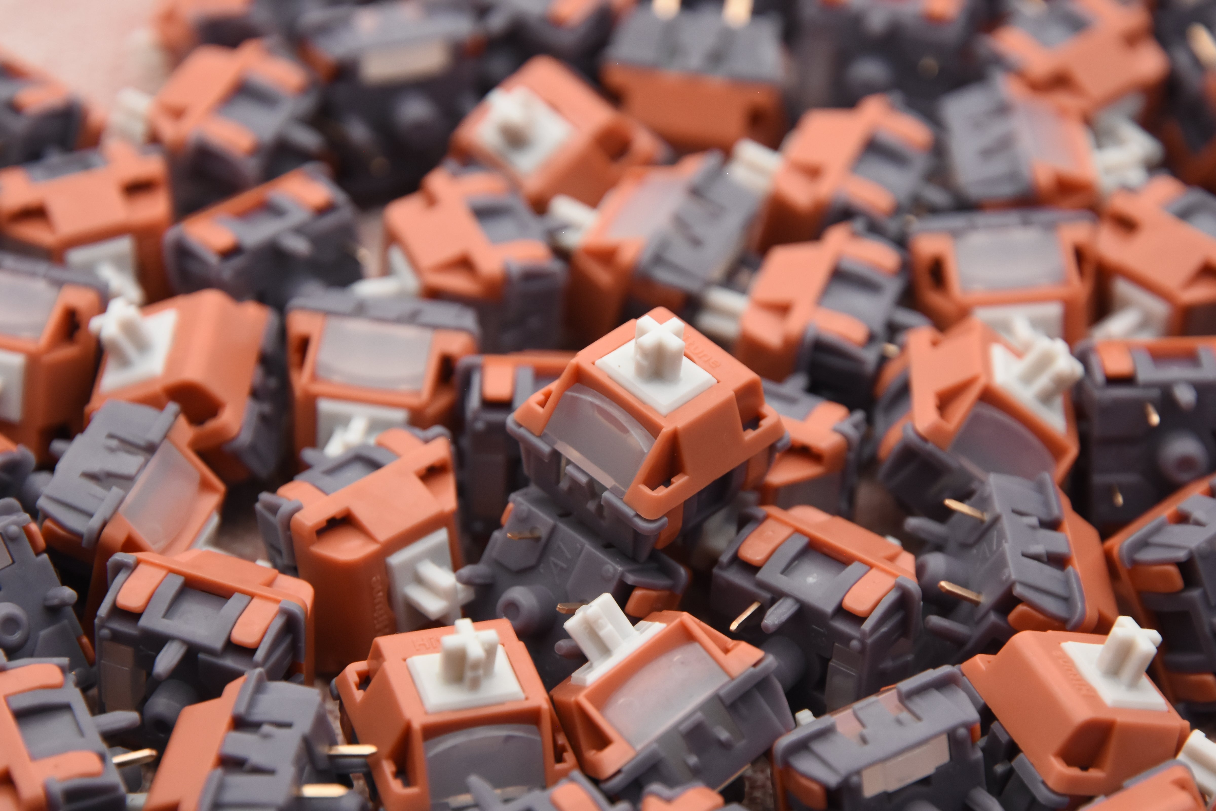 Linear vs Tactile Keyboard Switches: Which One Should You Choose? – UniKeys
