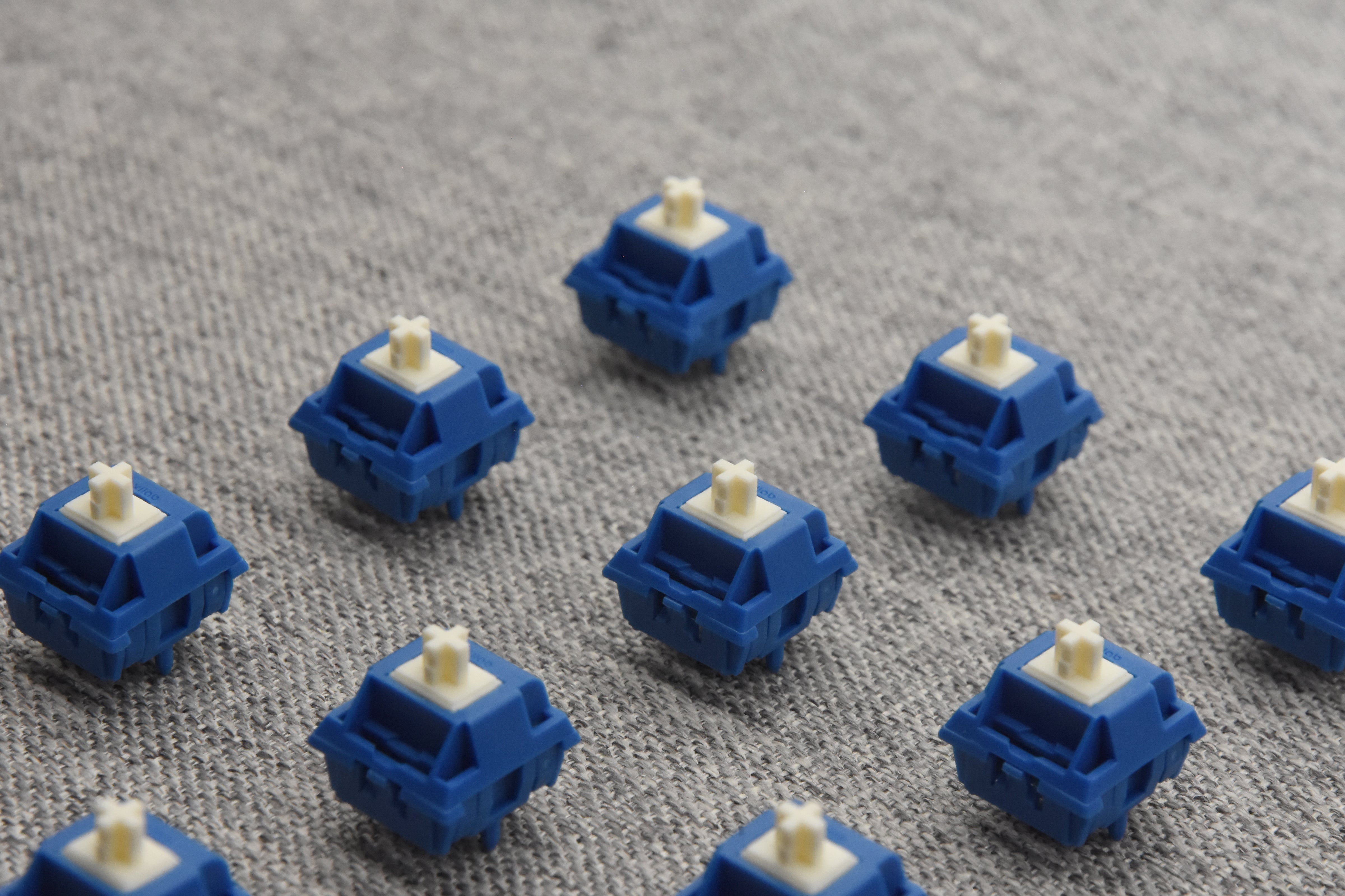 KEYGEEK BRINY LINEAR SWITCH FACTORY LUBED EDITION (10PCS)