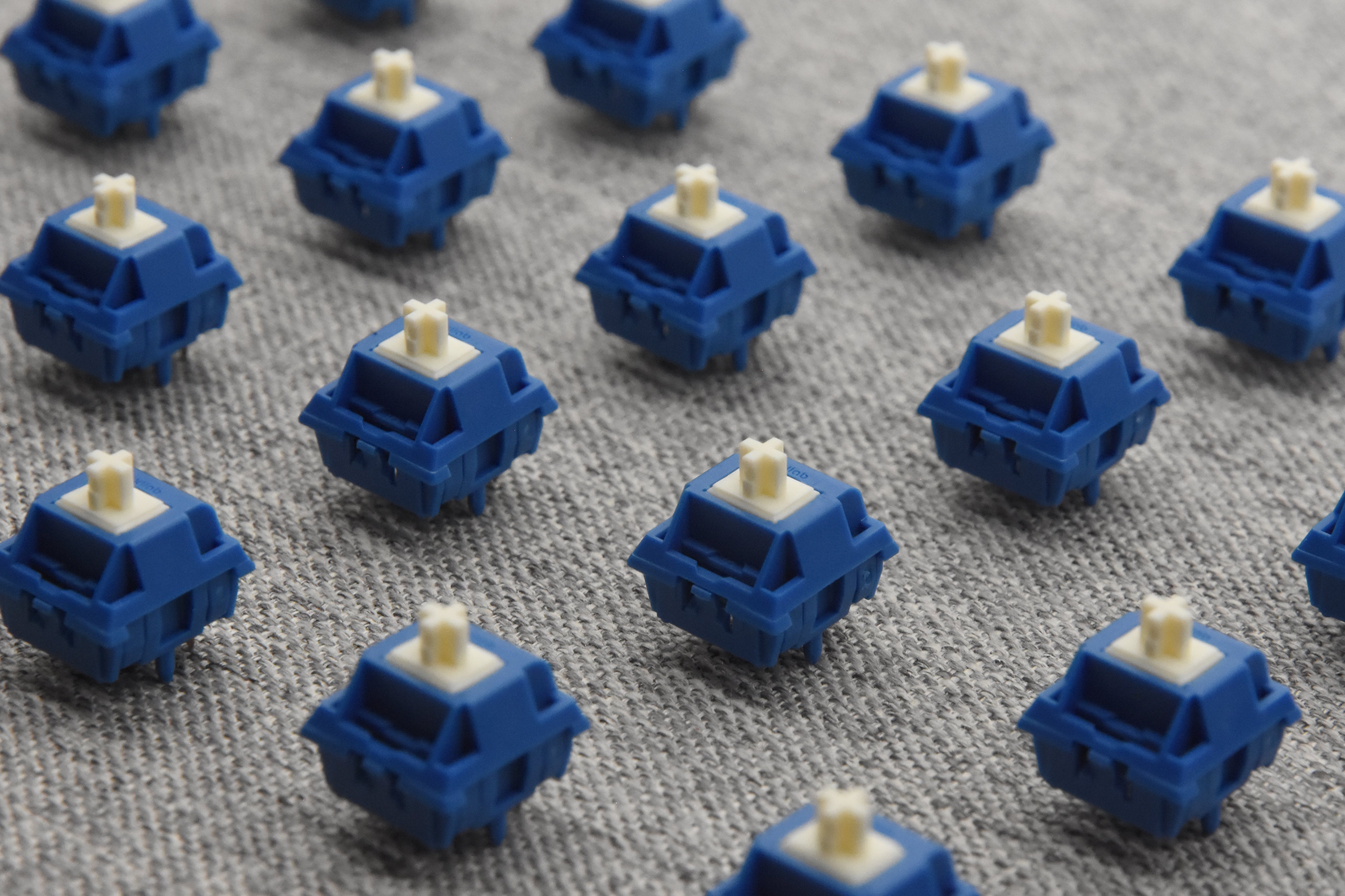 KEYGEEK BRINY LINEAR SWITCH FACTORY LUBED EDITION (10PCS)