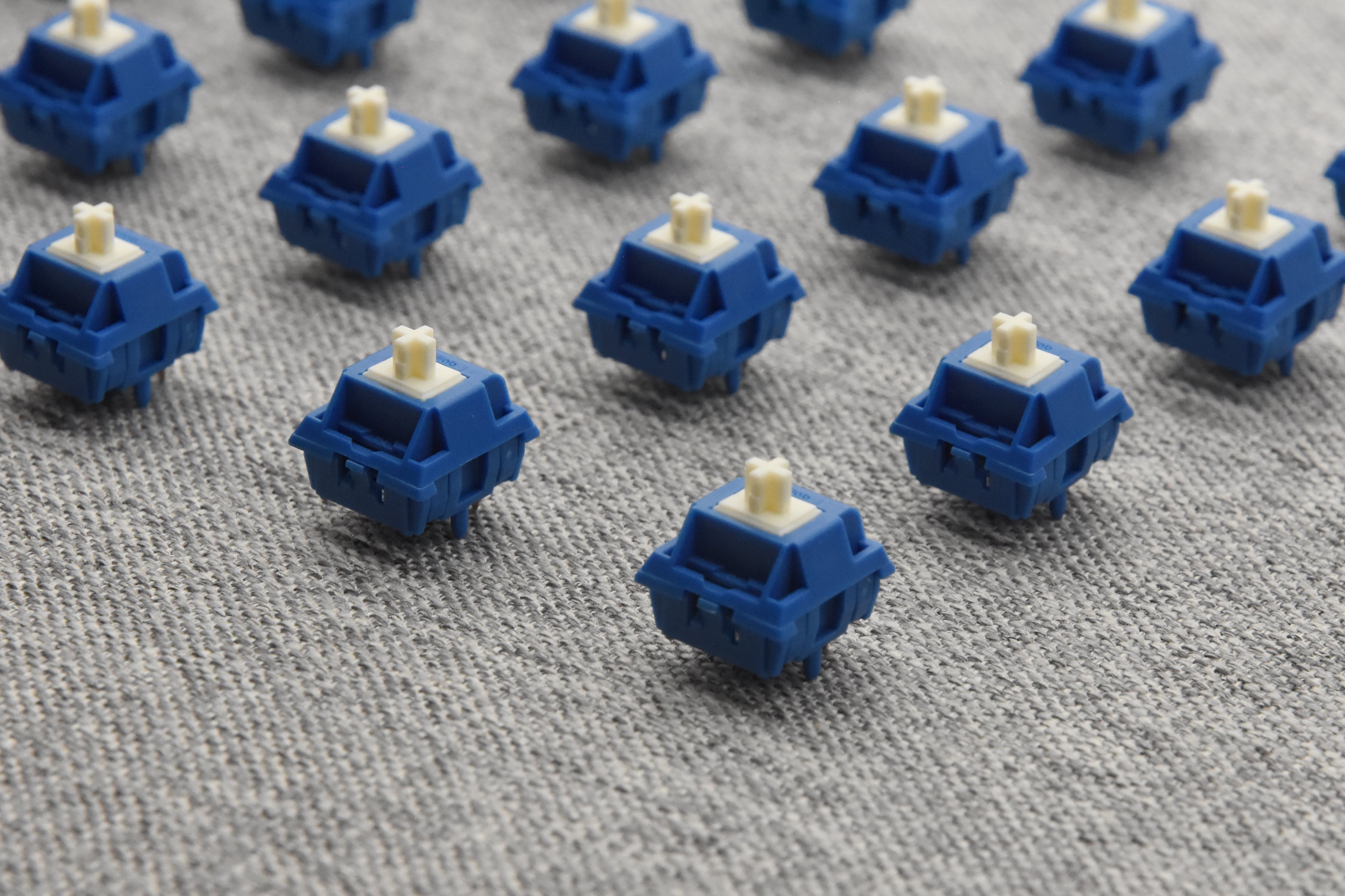 KEYGEEK BRINY LINEAR SWITCH FACTORY LUBED EDITION (10PCS)