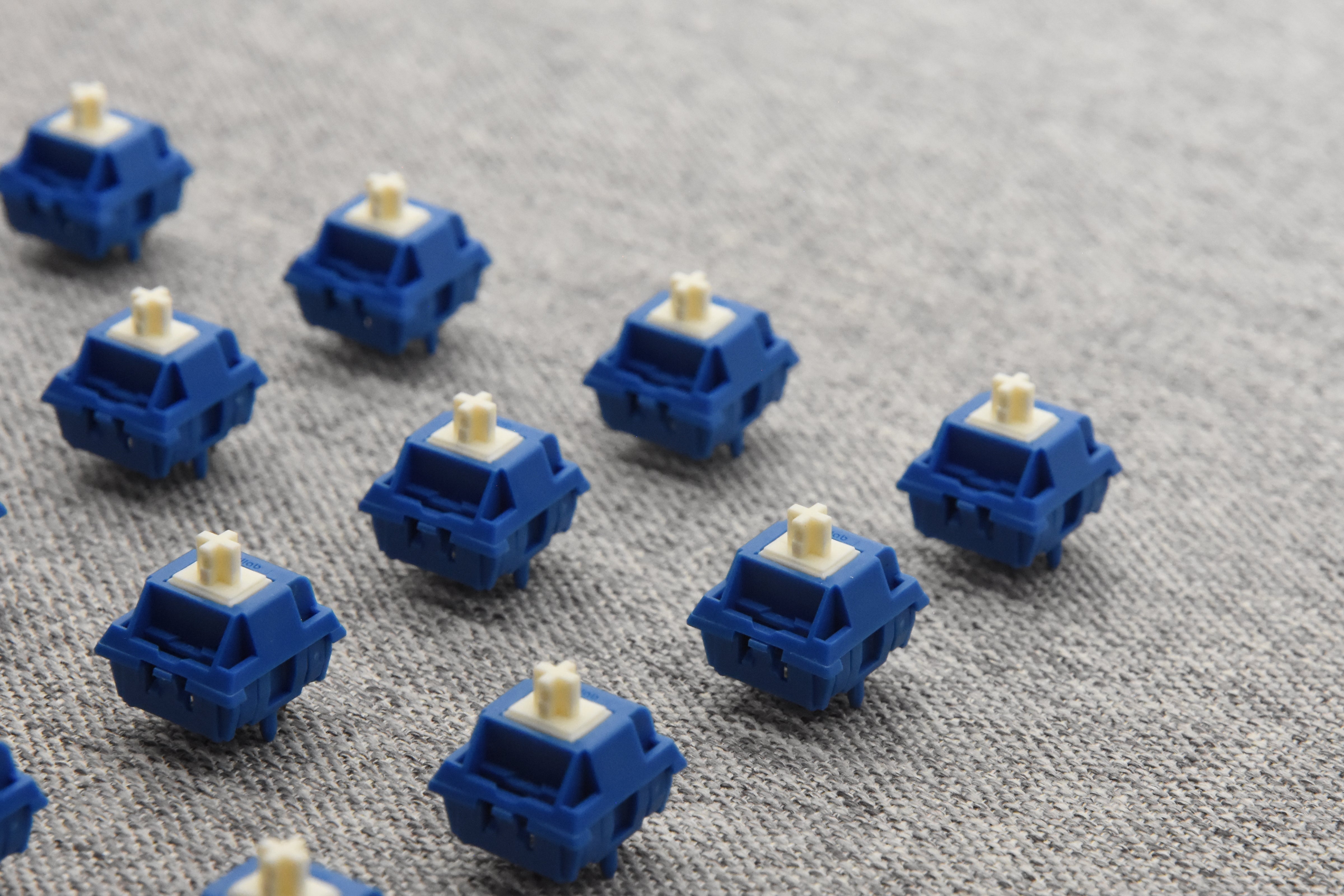 KEYGEEK BRINY LINEAR SWITCH FACTORY LUBED EDITION (10PCS)