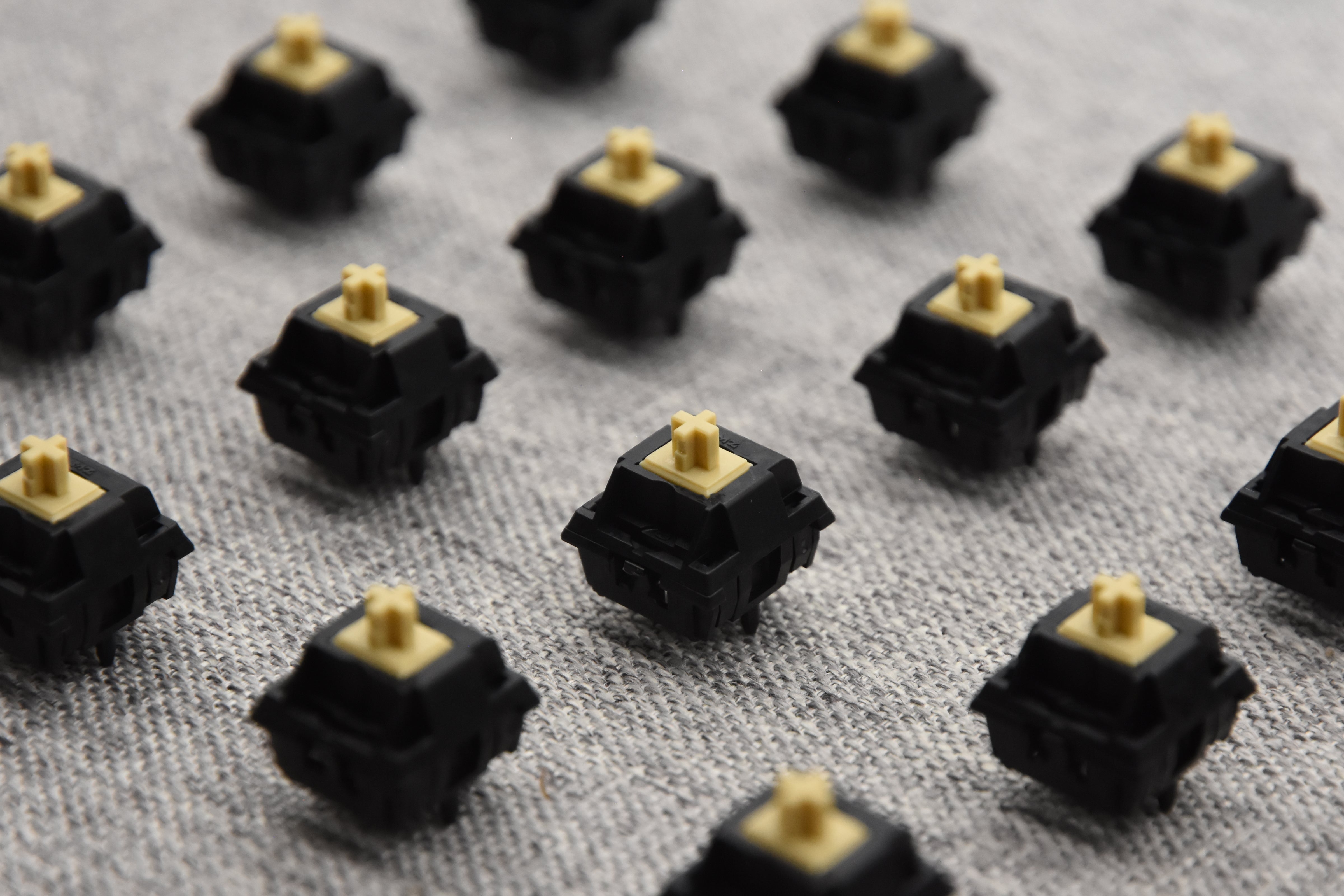 KEYGEEK X MZ Y3 LINEAR SWITCH FACTORY LUBED EDITION (10PCS)