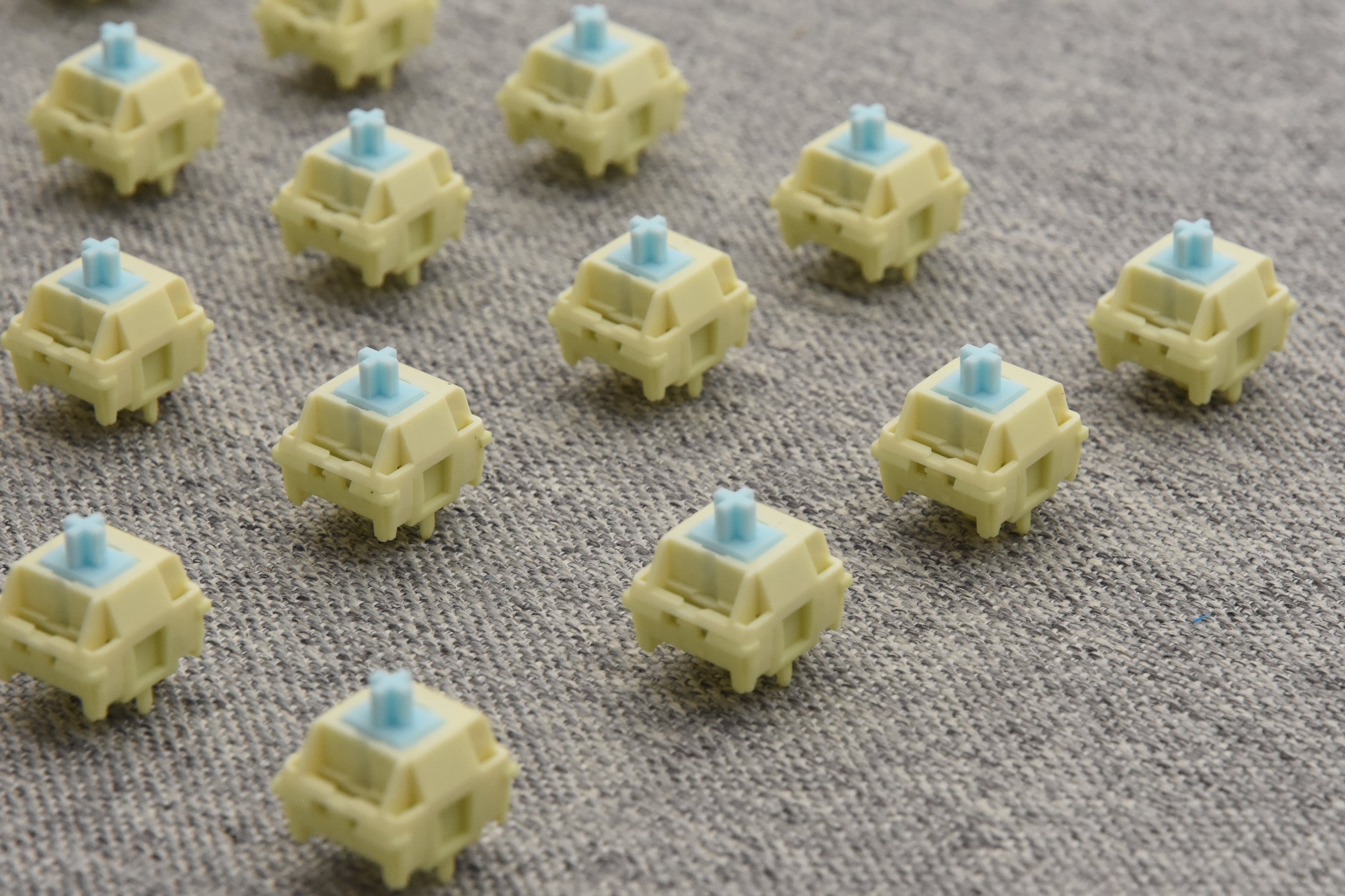 HMX GACHAPON LINEAR SWITCH FACTORY LUBED EDITION (10PCS)