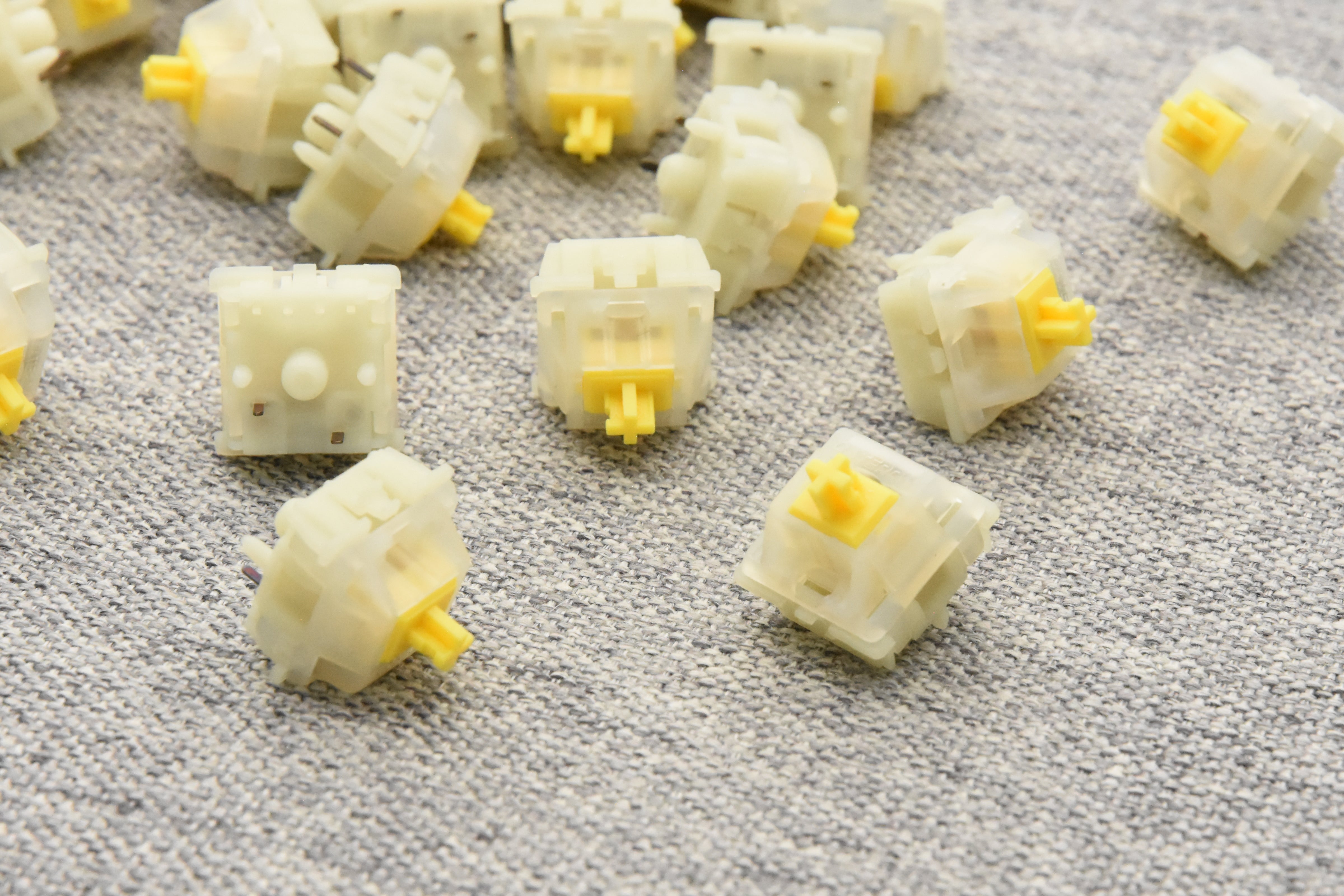 MODDED GATERON MILKY YELLOW PRO LINEAR SWITCH (10 PCS)