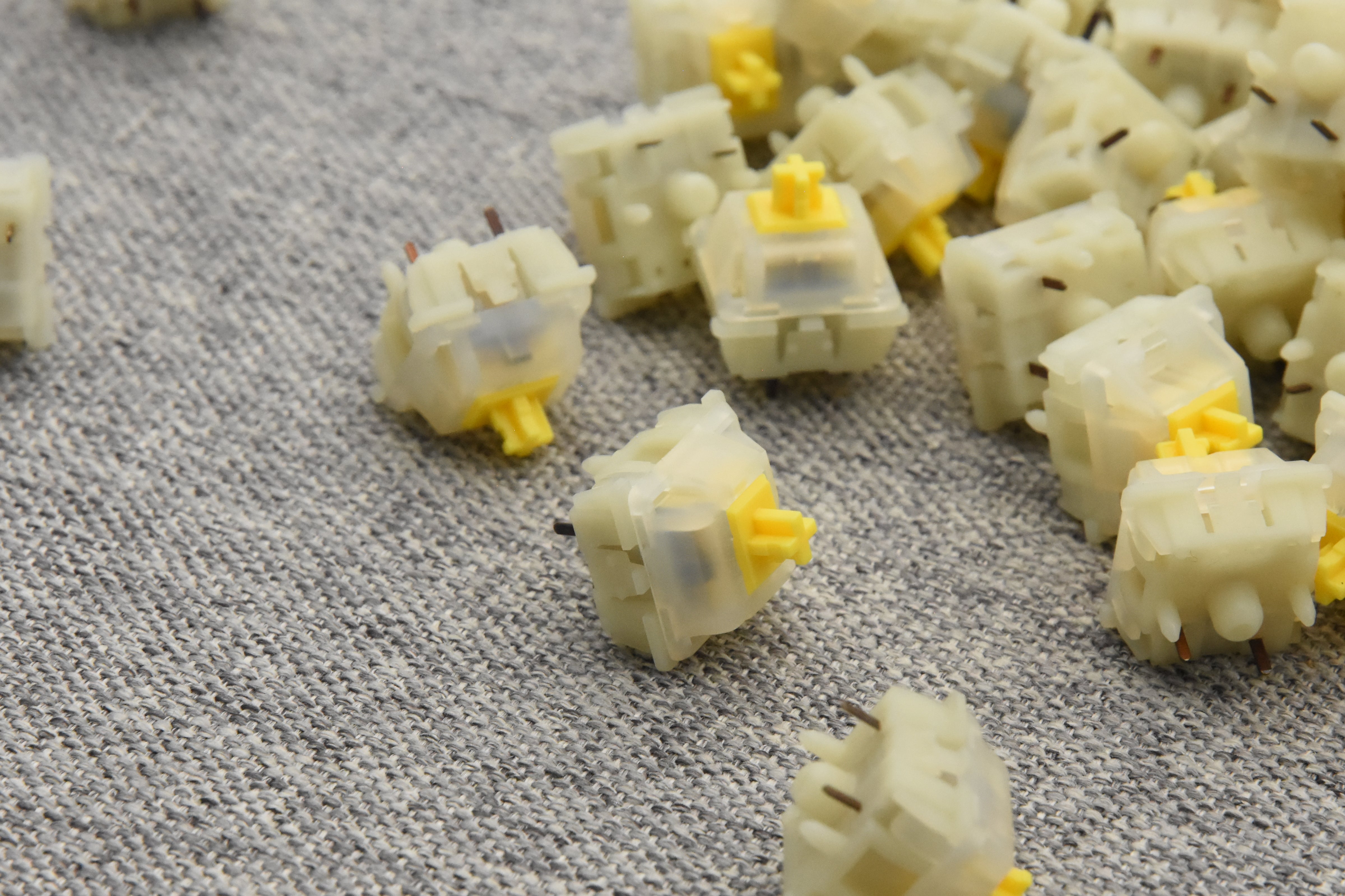 MODDED GATERON MILKY YELLOW PRO LINEAR SWITCH (10 PCS)