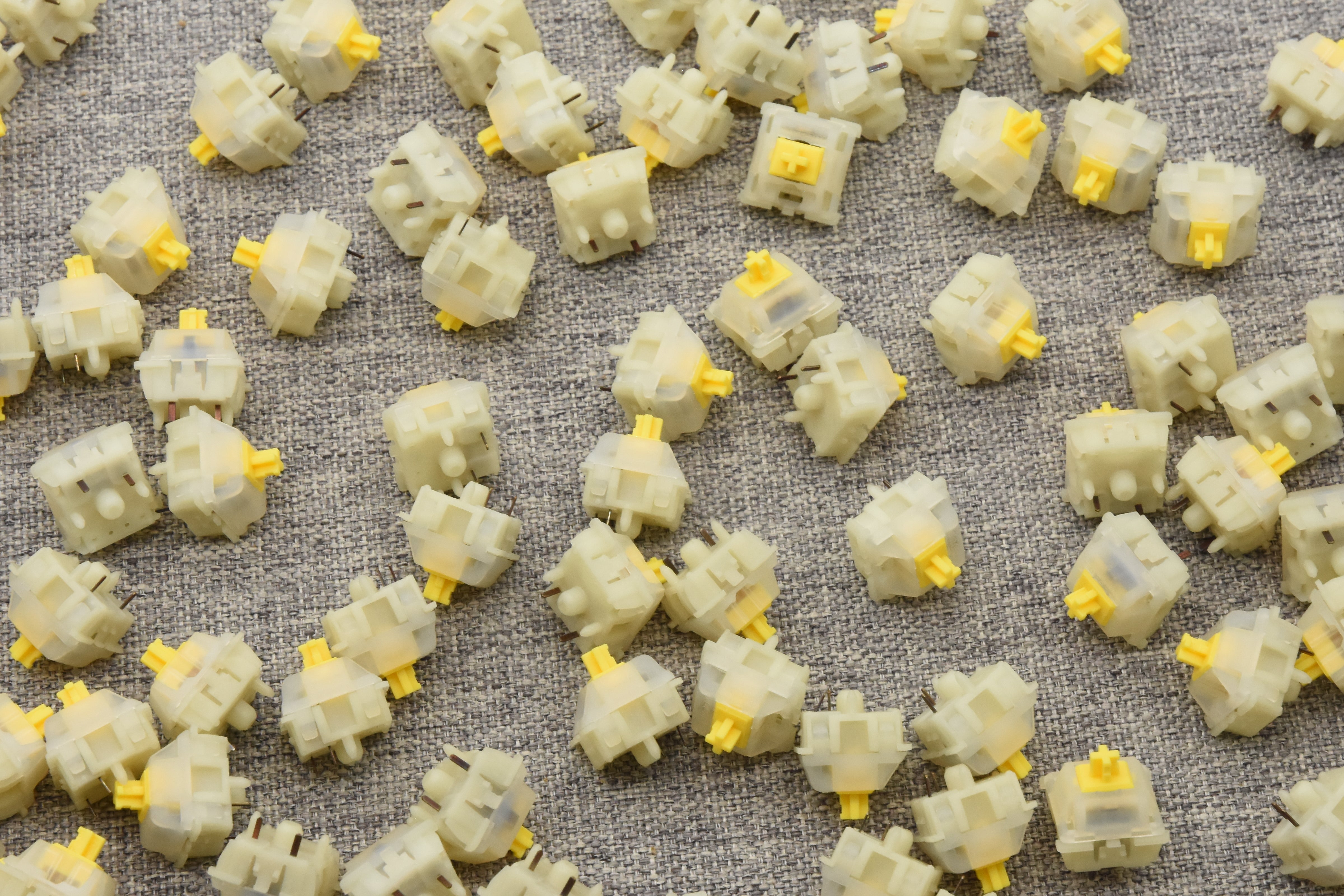 MODDED GATERON MILKY YELLOW PRO LINEAR SWITCH (10 PCS)