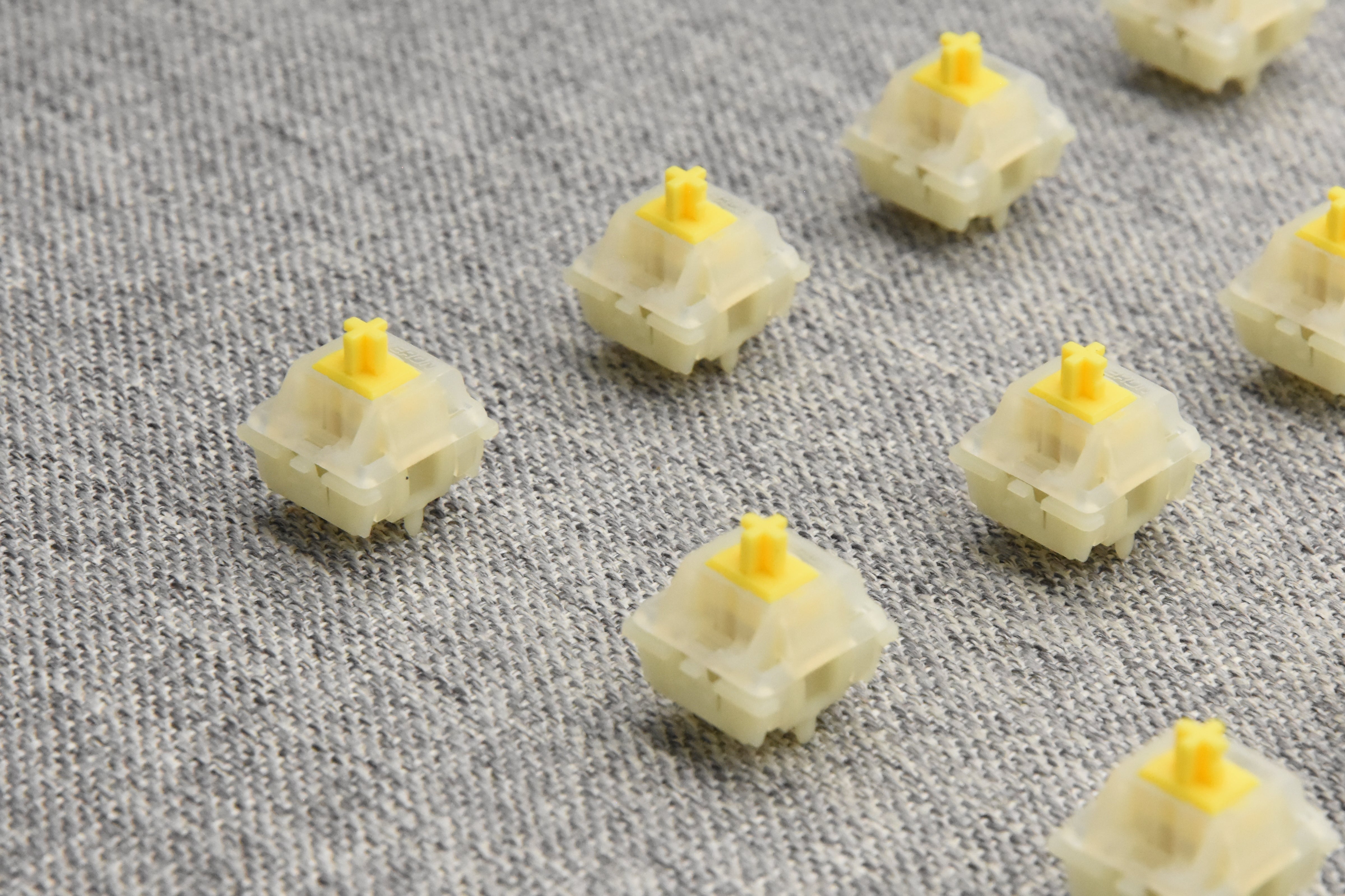 MODDED GATERON MILKY YELLOW PRO LINEAR SWITCH (10 PCS)