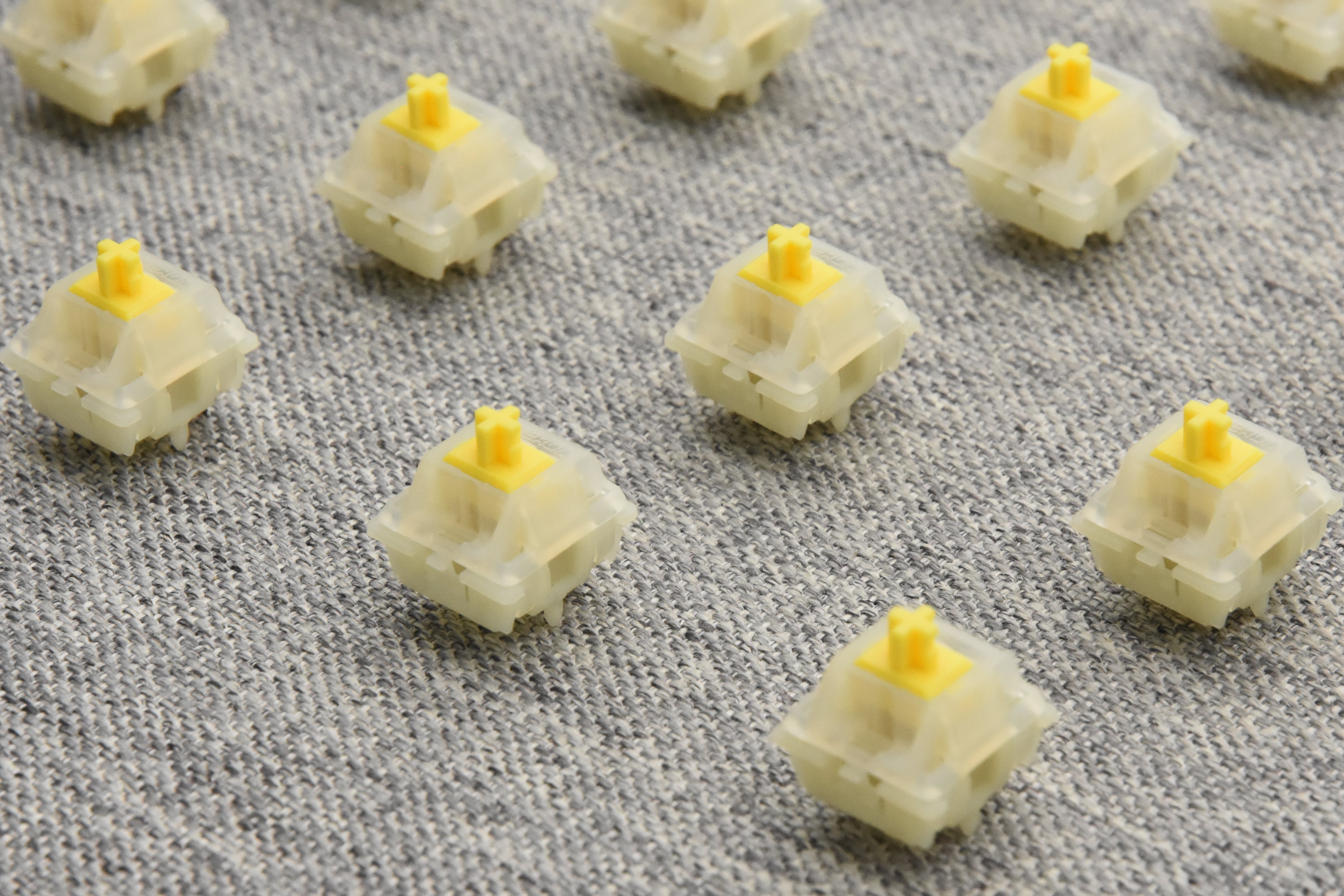 MODDED GATERON MILKY YELLOW PRO LINEAR SWITCH (10 PCS)