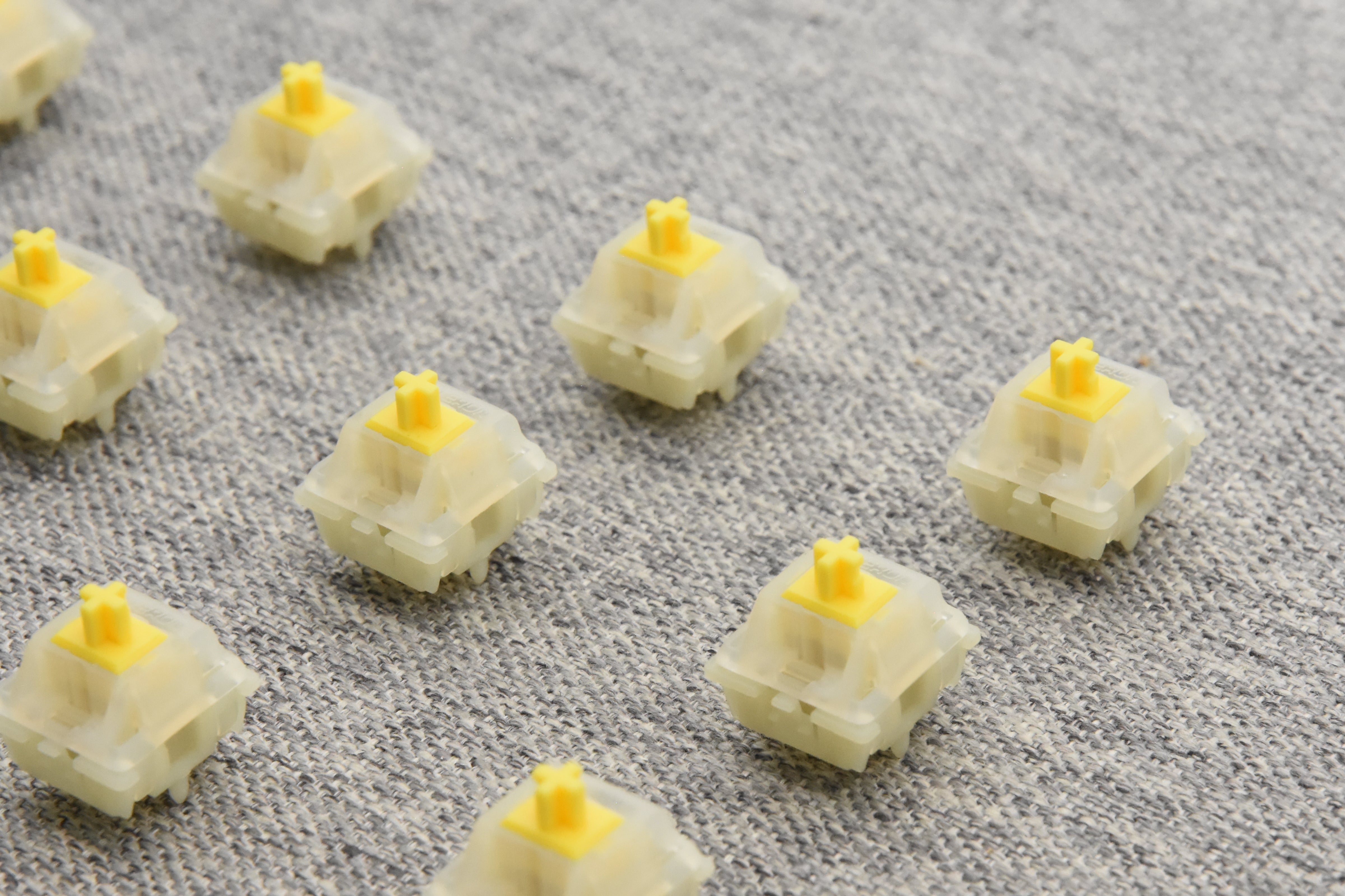 MODDED GATERON MILKY YELLOW PRO LINEAR SWITCH (10 PCS)