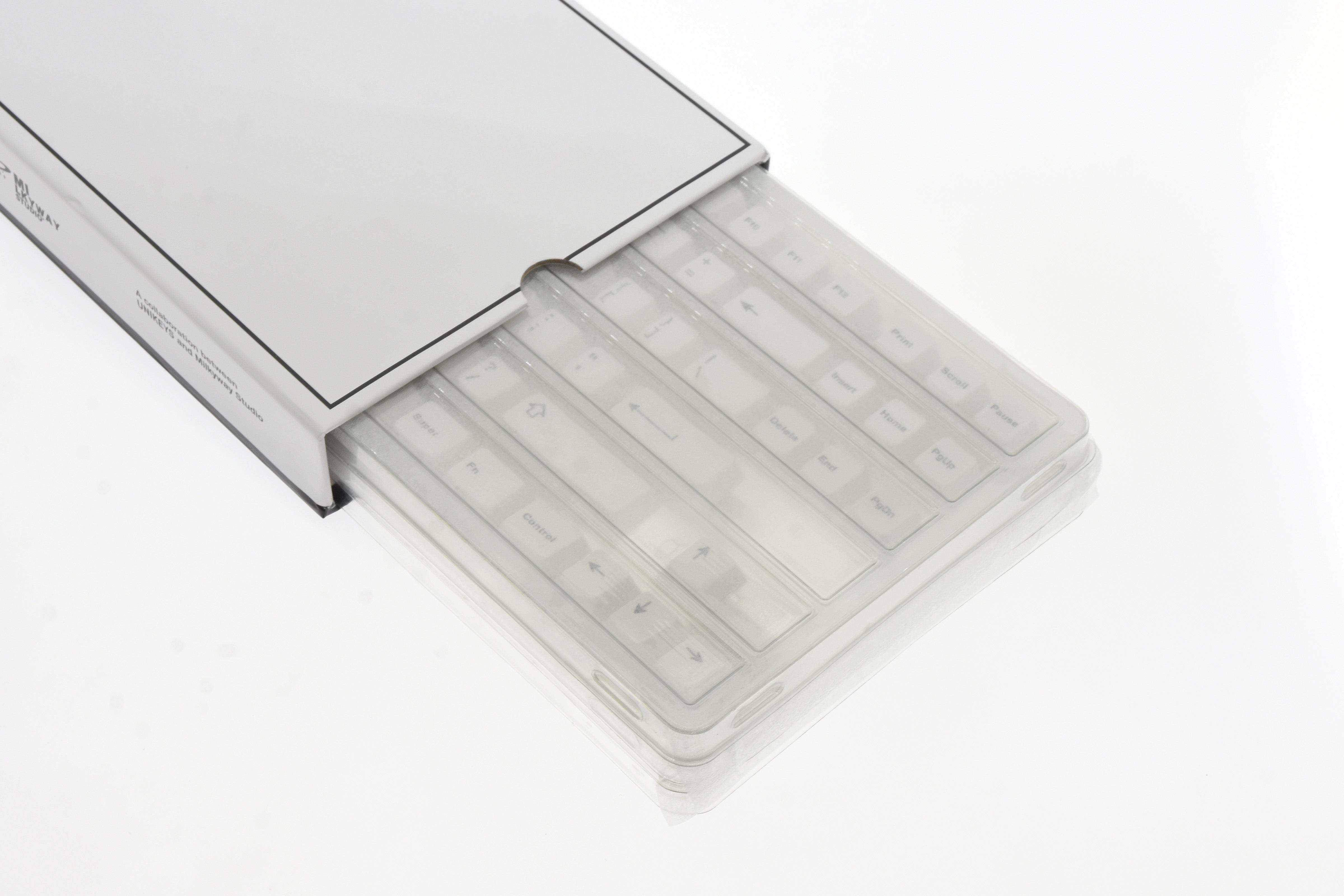 MILKYWAY X UNIKEYS BOW PBT DYE-SUB KEYCAP SET - Thumbnail 5