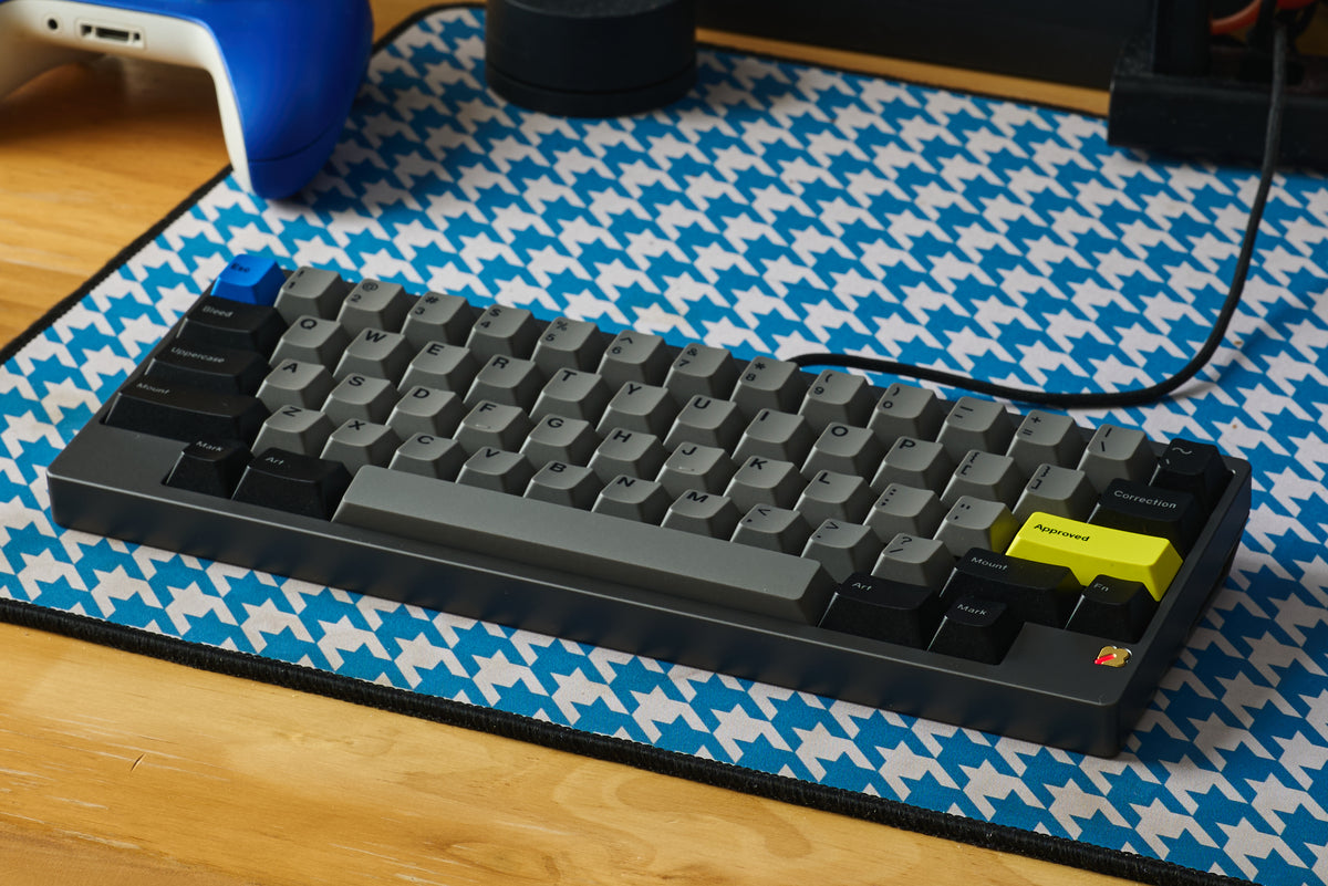 Lesley 60 Dark Gray keyboard front view