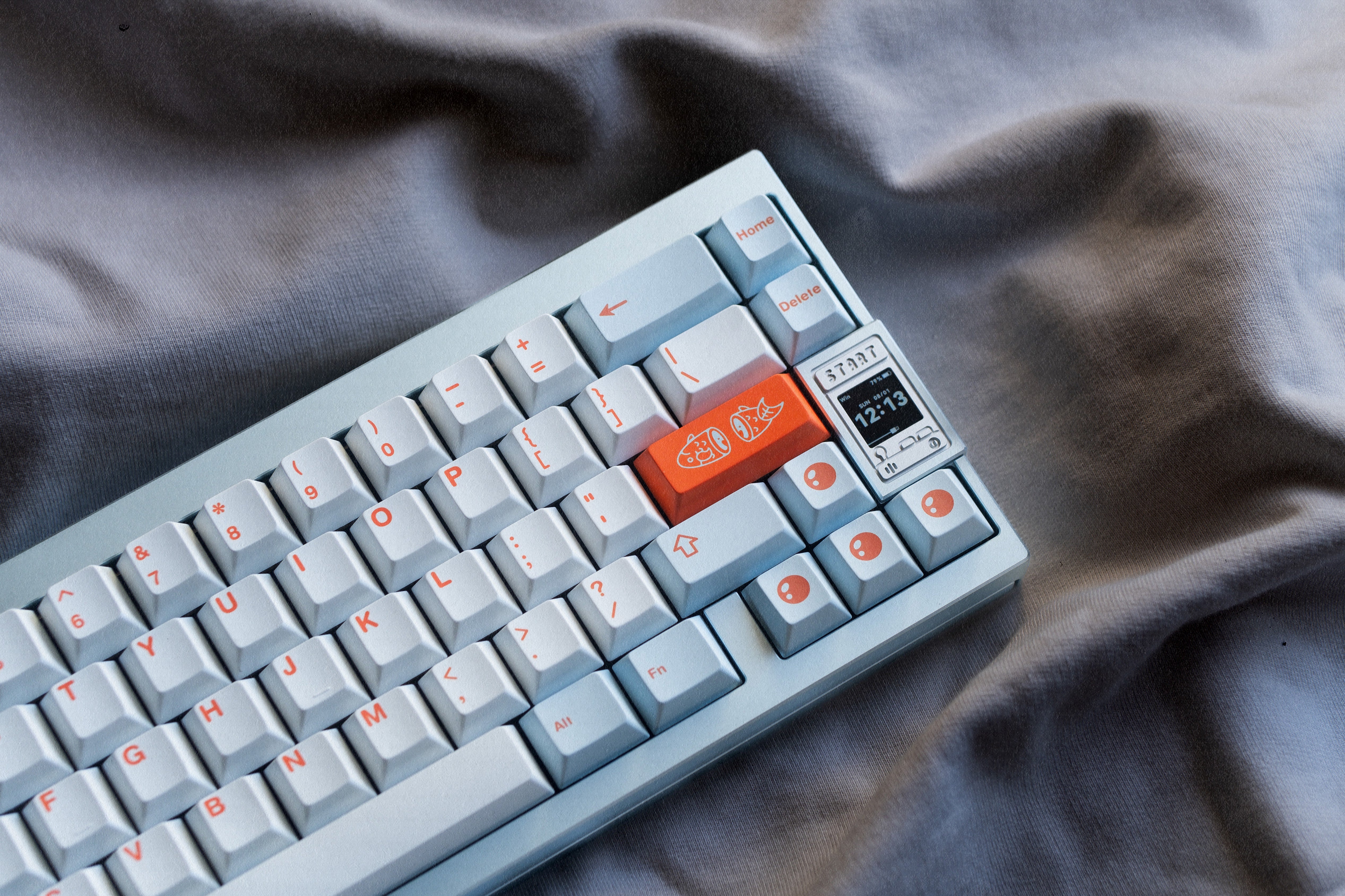 PRE-ORDER GOMASTER SALMON REBORN PBT DYE-SUBLIMATION KEYCAP SET